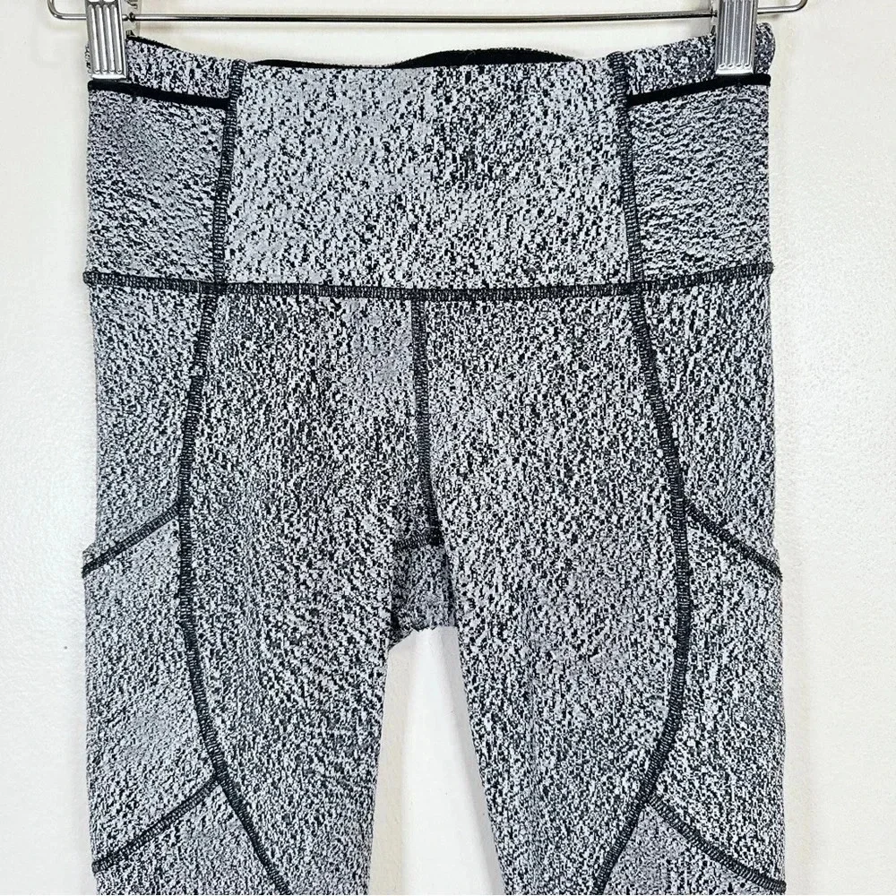 Lululemon Outrun Tight Power Luxtreme Spray Jacquard - Picture 4 of 16